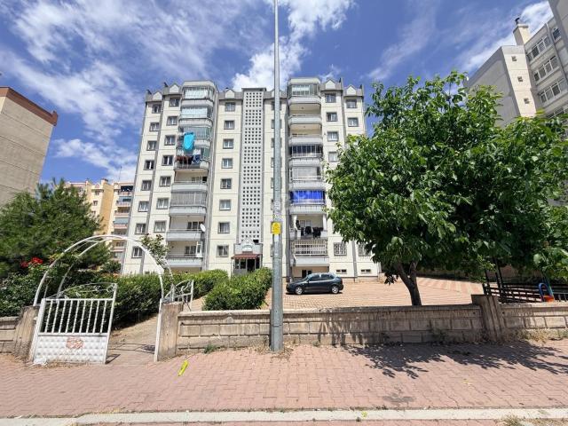 İldem Beyazşehirde Tramvay Durağı Yanında Satılık 3+1 Daire