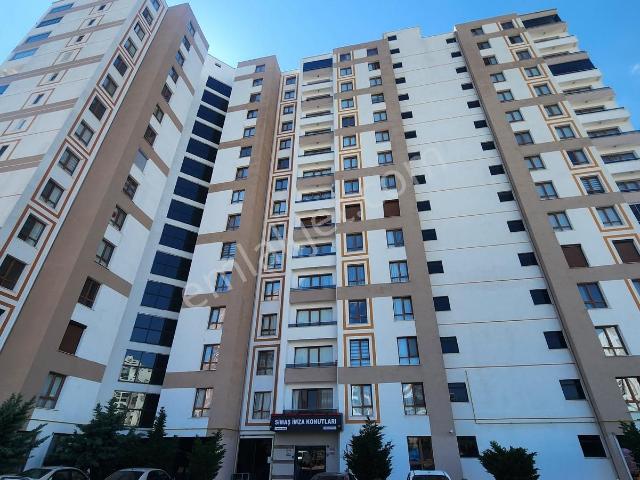 İldem Fatih Mahallesinde Lüks Kiralık Daire 3+1 Giyinme Odalı