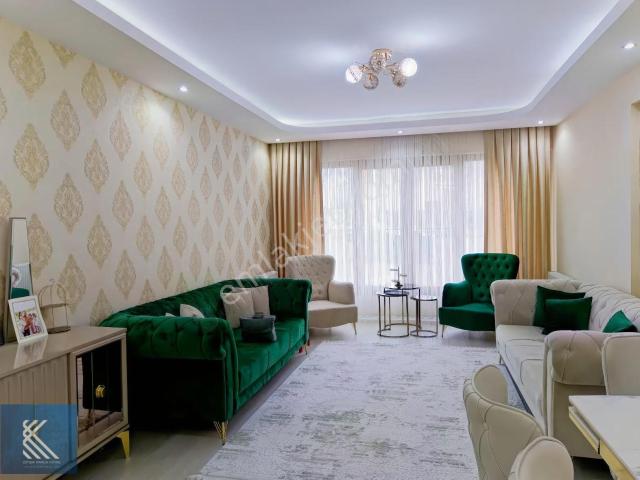 İldem Yeşilyurt'ta Özel Tasarımlı 180 M² Net 3+1 Daire
