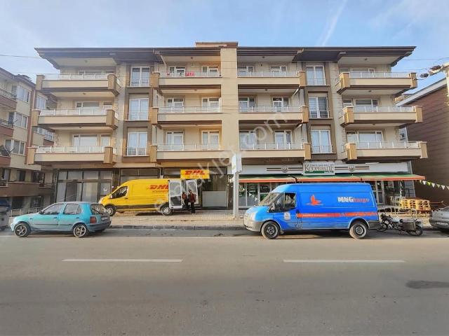 İşlek Cadde tabela Değeri Yüksek kurumsal Kiracılı 204m²dükkan