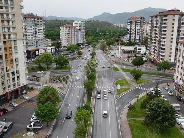 İşlek Cadde Üzeri Her Türlü İş Koluna Müsait Kiralık Dükkan