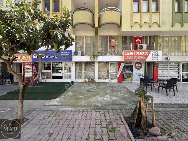 İşlek Cadde Üzerinde Hertürlü İşleymeyr Uygundur