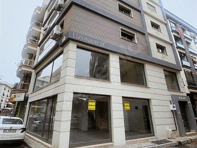 İŞLEK CADDE'DE KİRALIK BACALI BATARLI SIFIR KÖŞE DÜKKAN