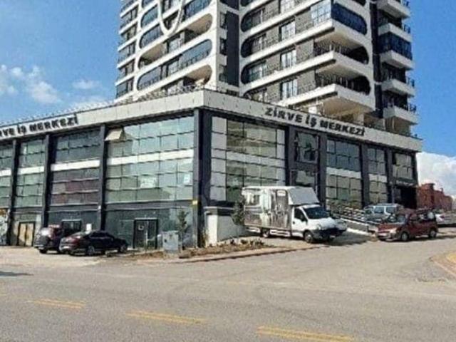 İŞLEK LOKASYONDA KÖŞE BAŞI KULLANIŞLI OFİS!