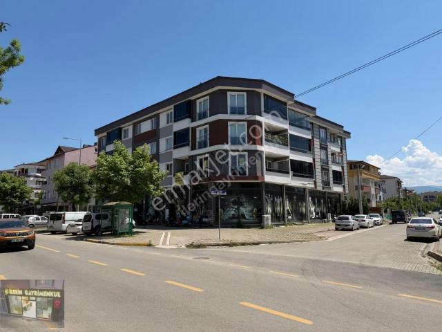 İlerin Gayrimenkul'den Yeni Mahalle'de Satılık 3+1 Daire
