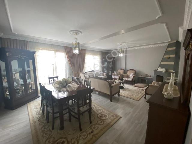 İlhami Çakırtaş Emlak A.ş'den Satılık 5+1 Villa