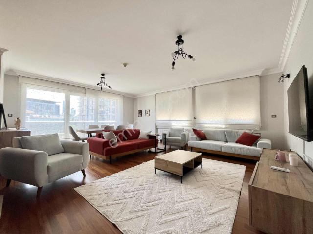 Şişli Mıddleist Sitesinde Full Eşyalı 3+1 Kiralık Daire