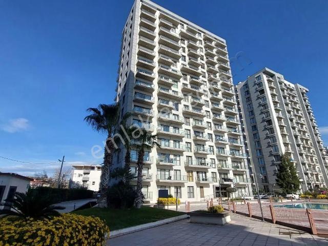 Çiğli Marka 333 1+1 Kiralık Eşyalı Havuz Cepheli Daire