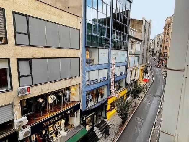 Şişli Osmanbey'de İşlek Konumda Han İçinde Satılık Dükkan