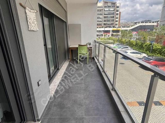 Çiğli, Ataşehir Modern Konutlarında 1+1 Eşyalı Kiralık Daire