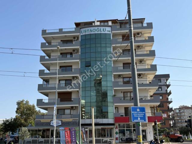 Çiğli Ataşehir Ana Cadde Üzerinde Önü Açık Satılık Geniş 3+1