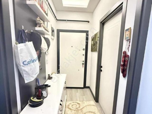 Çiğli Ataşehir Tramvay Hattı Üzeri Yeni Bina Satılık 2+1 Daire