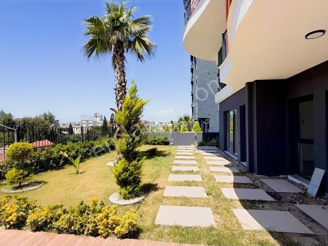 Çiğli Anadolu Caddesi Yanı Havuzlu 2+1 Kiralık Daire