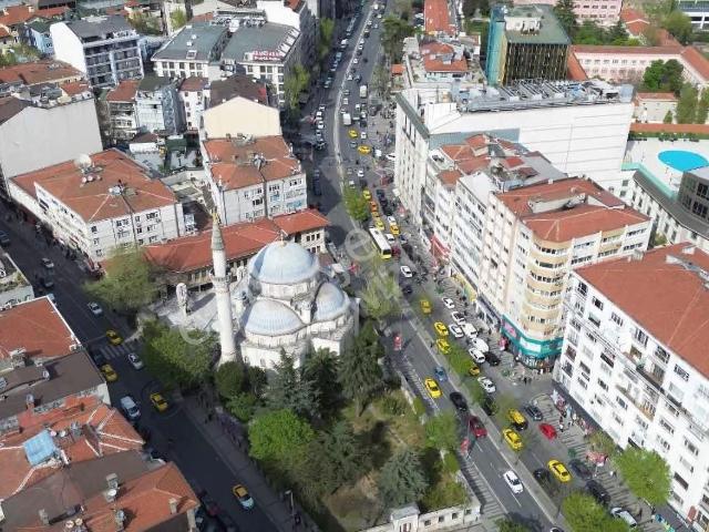 Şişli Büyükdere Caddesinde Devren Kiralık 300 M2 Dükkan
