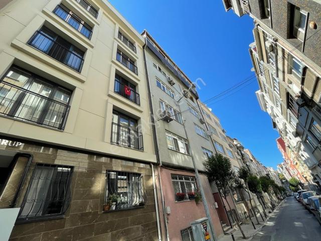 Şişli Bozkurt Mahallesi'nde Ferah 3+1 Satılık Yeni Daire