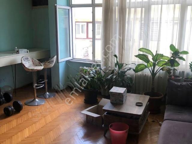Şişli Camiine 1 Dakika Mesafede 90 M² 2+1 Full Eşyalı Kiralık Ev