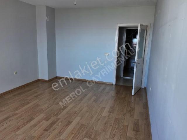 Çiğli Evka 5'de Deniz Manzaralı, Site İçinde 3+1 Daire