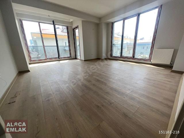 ŞİŞLİ FULYA MAHALLESİ ORTAKLAR CADDESİ DEVAMI'NDA SIFIR BİNADA 110 M2 3+1 BAKIMLI KİRALIK DAİRE