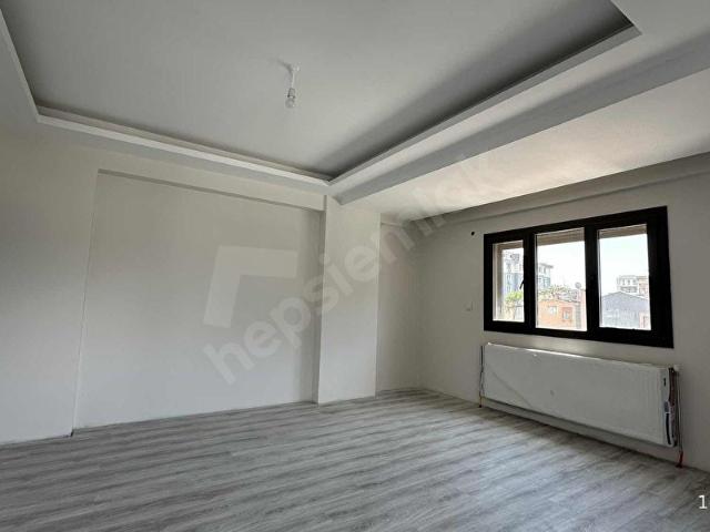 Çiğli Harmandalıda Havuzlu Site'de, 3+1 Çift Cephe Kiralık Daire