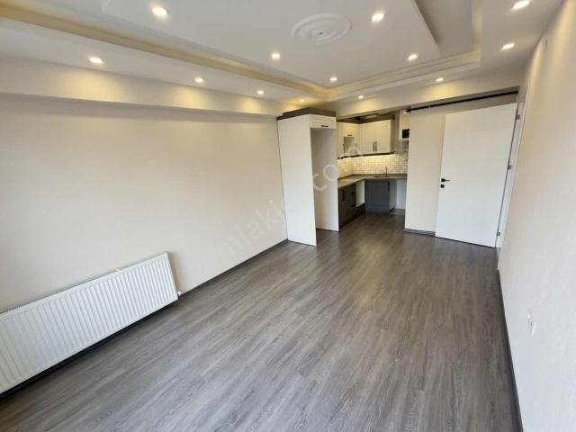 Çiğli Uğurmumcu'da 2+1 0 Kiralık Daire