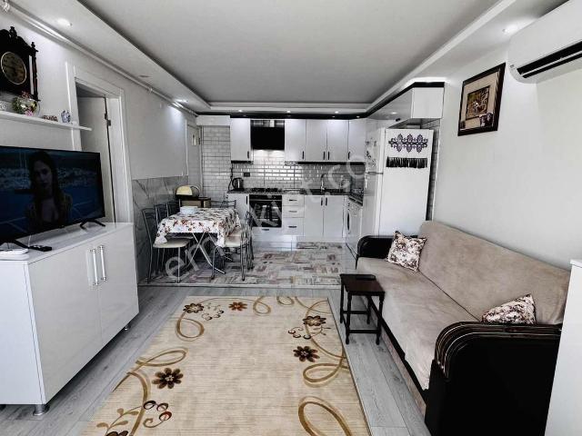 Çiğli Yakakent Sıfır Tadilatlı 2+1 Satılık Bahçe Katı Daire