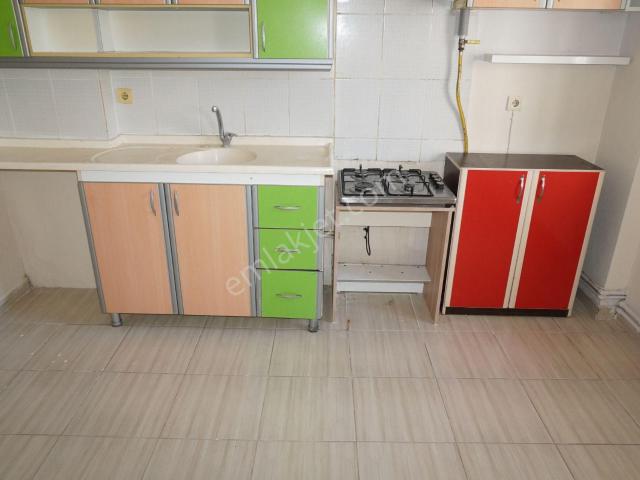 Çiğli Yakakentte Dogalgazlı Kiralık Daire Çiğli Serkan Emlakdan