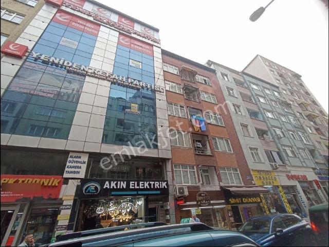 İlkadımda Satılık Hazır Kiracılı Ofis