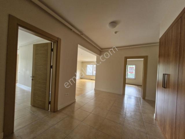 İlkbahar Mahallesi Güneypark 2 Evleri C Blokta Kiralık 4+1 Daire