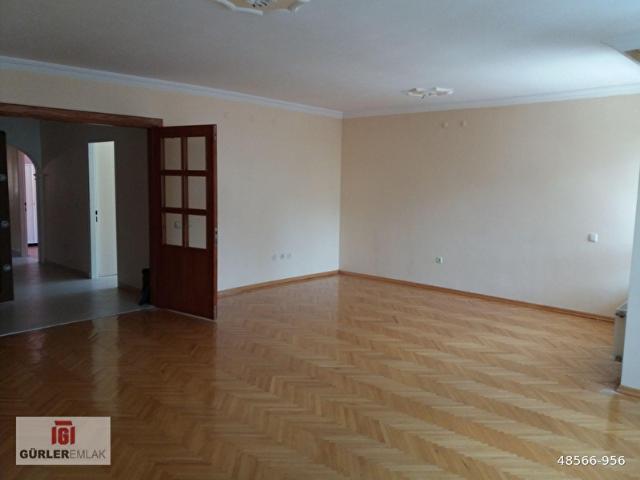 İlkbahar Mahallesinde, Turan Güneş Bulvarı Yakını, Satılık 3+1, Katta, Kombili, Bakımlı Daire