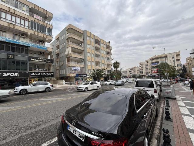 İlke Emlaktan Kiralık Merkezi Konumda 3+1 Daire