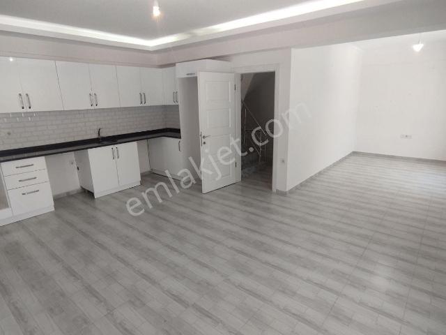 İlkon'dan Foça'da Kiralık 3+1 130m2 Çatı Dubleks Daire