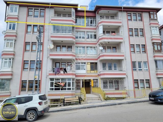 İpekyolu Gayrimenkulden Gürpınar Sitesinde 3+1 Satılık Daire