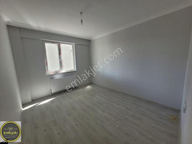 İpekyolu Gayrimenkulden Hacıkara Çamlıbağ Da 3+1 Sıfır Daire