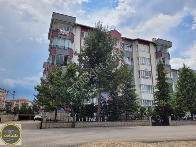 İpekyolu Gayrimenkulden İpekyolu Sitesinde 3+1 Kiralık Daire