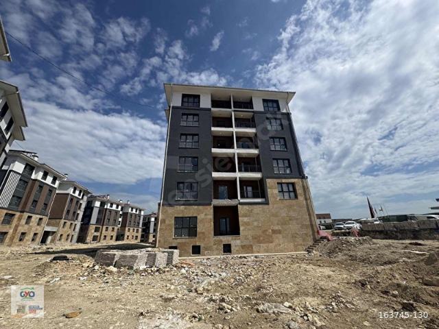 İPOTEKLİ SAZLIBOSNA'DA SATILIK ARA KAT 2+1 DAİRE FIRSATI