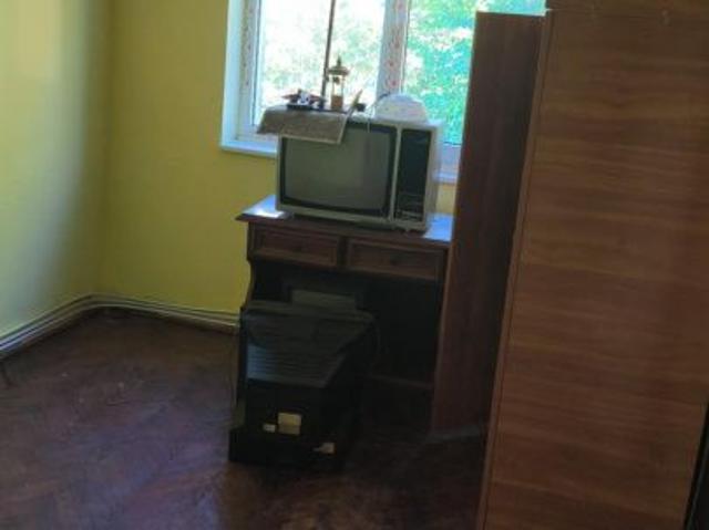 I rent apartment 3 modest rooms, Vaslui