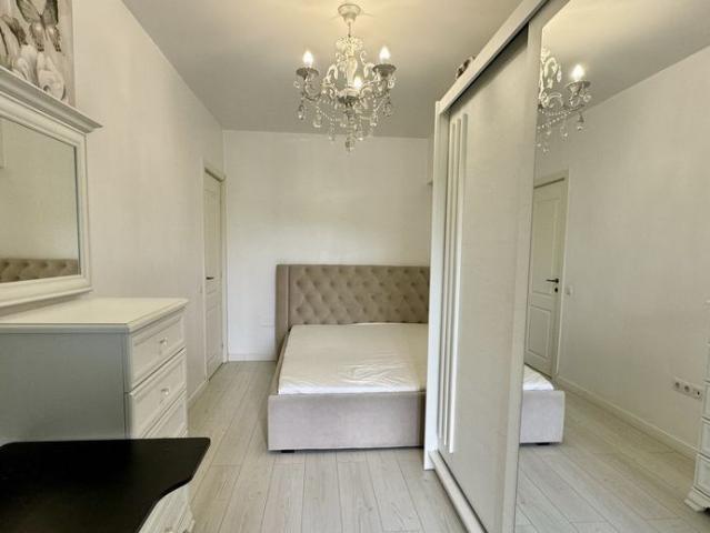 I rent luxury apartment 2 rooms Tatarasi area two boys