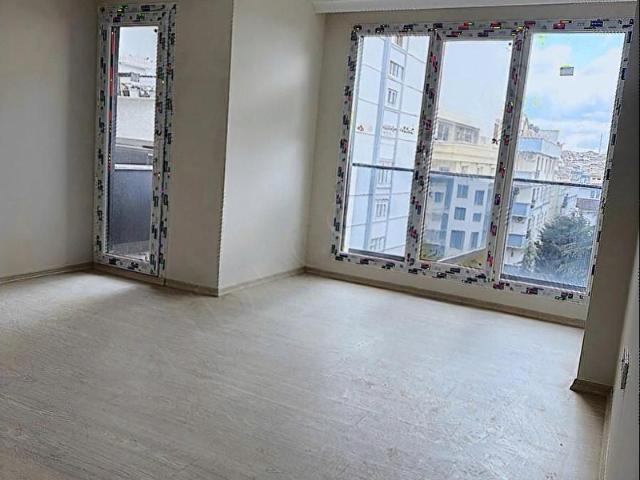ŞİRİNEVLER MAHMUTBEY CADDESİ 2+1 90 M2 SATILIK DAİRE