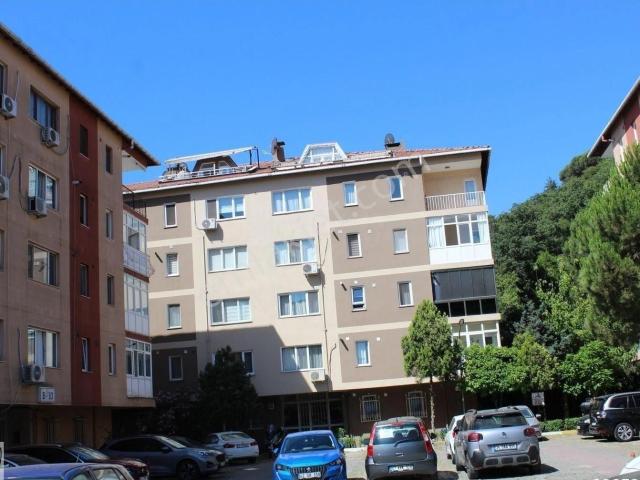 İstınye Boğaziçi Sitesinde 4+1 160 Metrekare Kiralık Çatı Dublexi