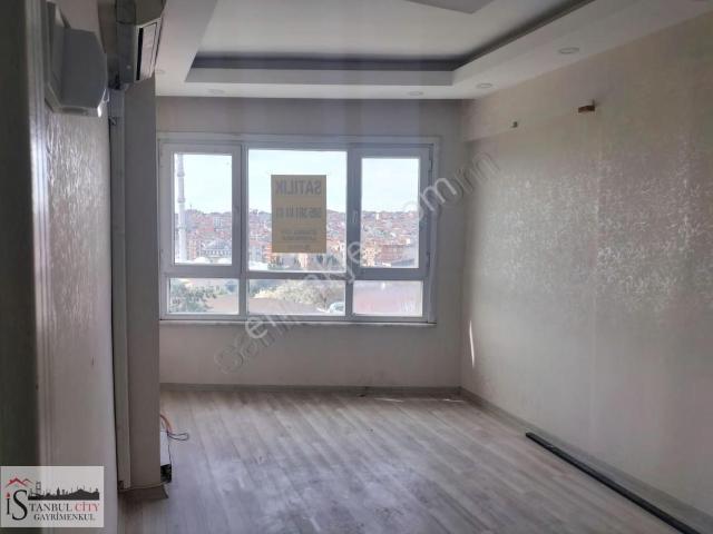 İstanbul City Den Satılık Belediyenin Karşısında Ofis