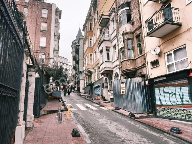[myd] Galata Dan Boğaz Manzaralı 3+1 Kiralık Daire