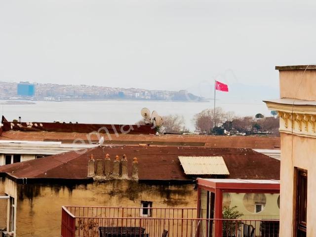 İstanbul Beyoğlu Galata Myd 1.kat 1+1 Kiralik Daire