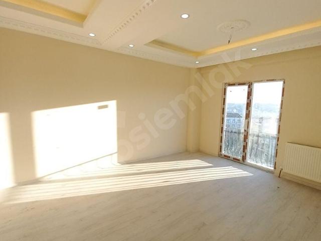 İSTANBUL HAVALİMANI YAKINI HADIMKÖY DE 3+1 100M2 3.KAT SIFIR LUX DAİRE