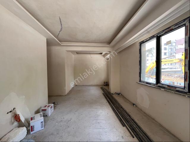 İstanbul İçerenköy Mahallesi 2 + 1 Giriş Kat Kapalı Otoparklı Satılık Daire