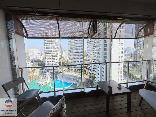 İstanbul Sarayları Manzaralı Satılık 3+1 Boş Daire 147 M²