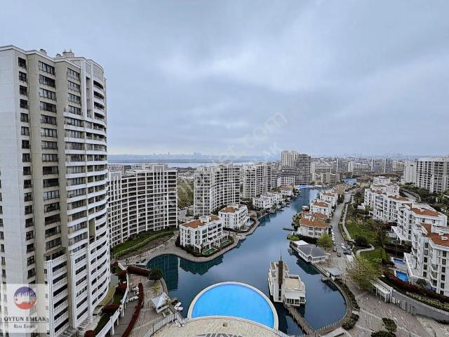 İstanbul Sarayları Sitesi Satılık Büyük 3+1 Daire 172 M²