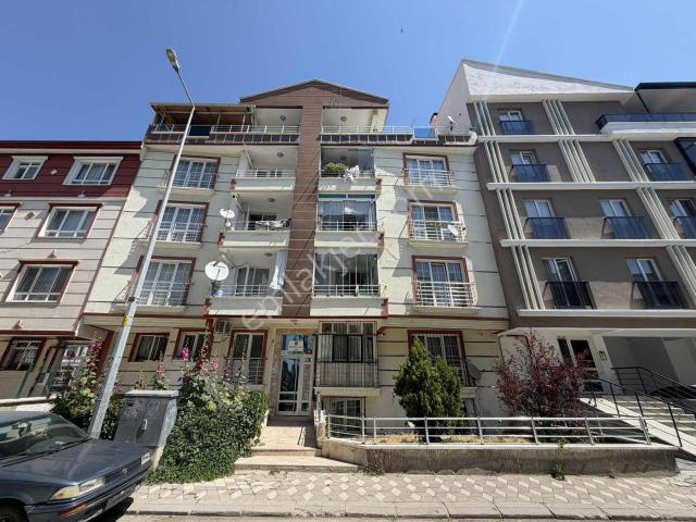 İstasyon Caddesi Yakını Arakat 3+1 Satılık Daire Turyap'tan