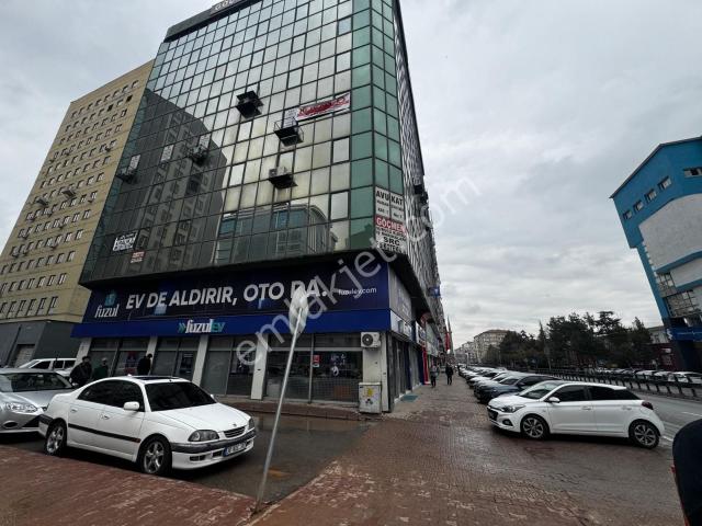 İstasyon Caddesi Camlı İş Merkezi Kiralık 2+1 Ofis