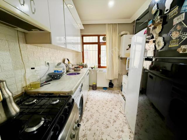 İstasyon Mah Ayyıldız Bölgesinde Kat Konumunda Satılık 3+1