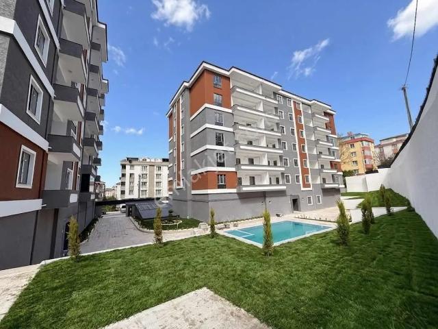 İstasyon Mah.aras Park Sitesi Havuzlu Satılık 120mk 2+1 Daireler